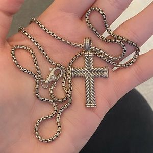* DAVID YURMAN - Chevron Cross with Box Chain Necklace